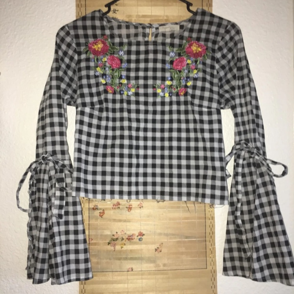 Embroidered checkered top - Picture 3 of 4